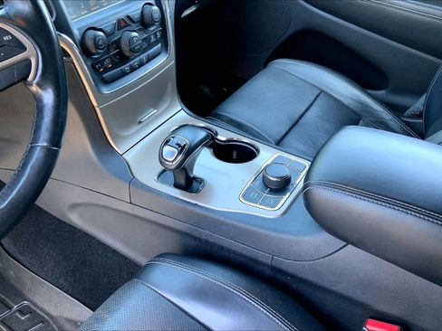 Used 2015 Jeep Grand Cherokee Limited w/ Luxury Group II AWD/4WD image 17