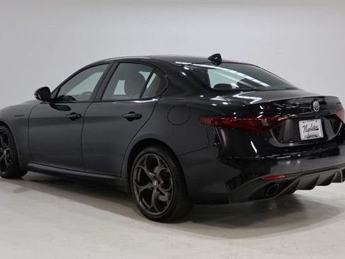 Used 2023 Alfa Romeo Giulia Estrema AWD/4WD image 5