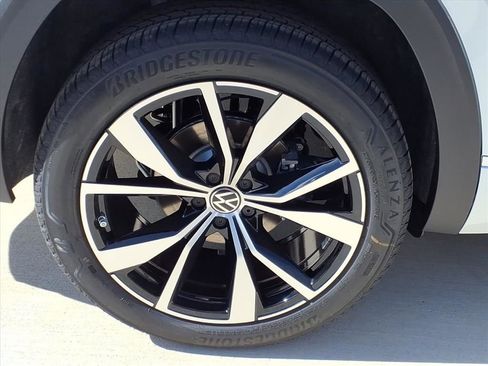 New 2026 Volkswagen Atlas SEL Premium R-Line AWD/4WD image 4