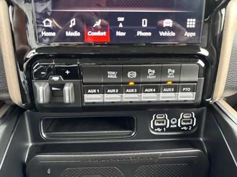 Used 2024 RAM 3500 Laramie AWD/4WD image 25