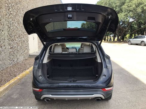 Used 2019 Lincoln MKC Reserve w/ MKC Technology Package FWD image 10