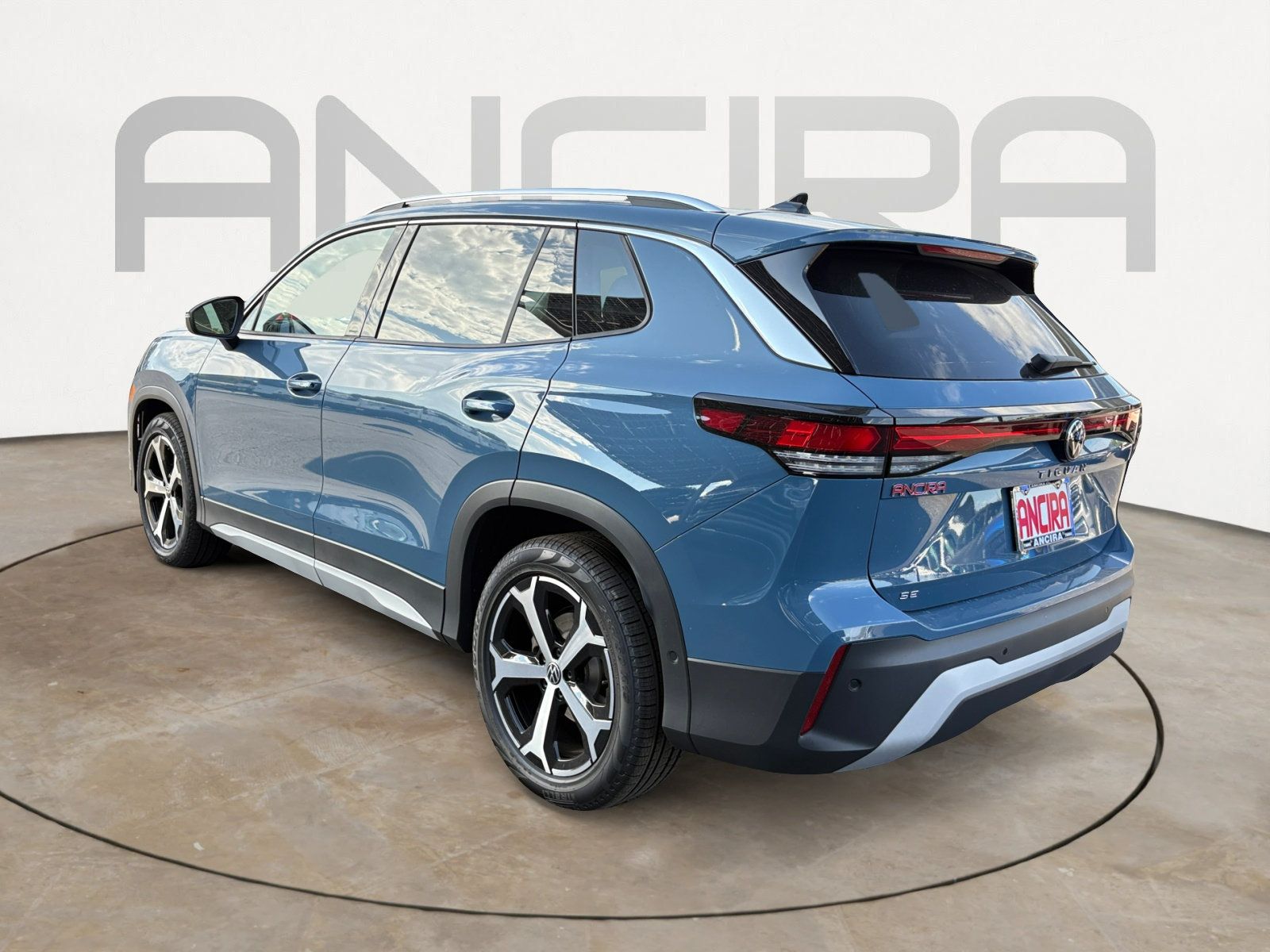 New 2026 Volkswagen Tiguan SE FWD image 7