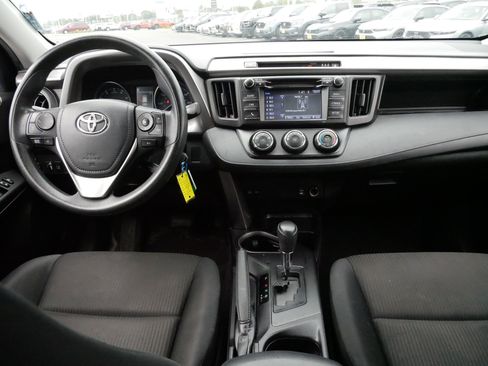 Used 2018 Toyota RAV4 LE w/ Carpet Mat Package FWD image 10