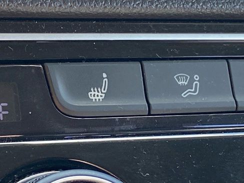 Certified 2022 Volkswagen Atlas SE image 10