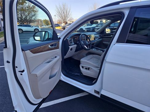 New 2026 Volkswagen Atlas SE image 11