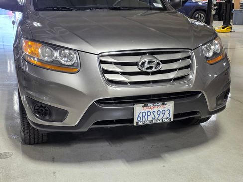 Used 2011 Hyundai Santa Fe GLS FWD image 9