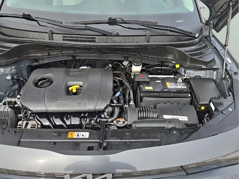 Used 2025 Kia Soul LX w/ LX Technology Package FWD image 7