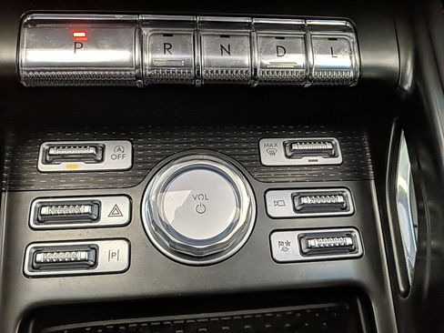 Certified 2024 Lincoln Nautilus Reserve w/ Equipment Group 202A image 23