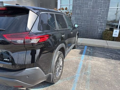 Used 2021 Nissan Rogue S image 5