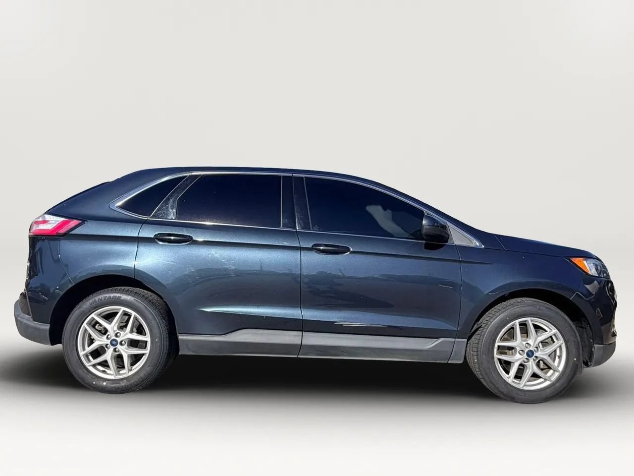 Used 2022 Ford Edge SEL w/ Convenience Package AWD/4WD image 11