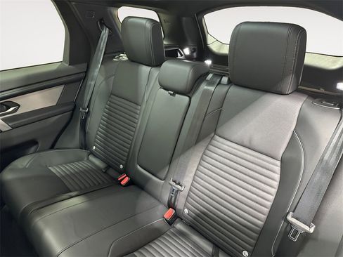 New 2025 Land Rover Discovery Sport Dynamic SE image 13