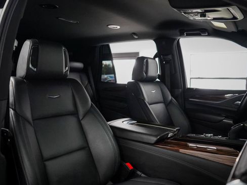 Used 2024 Cadillac Escalade Luxury RWD image 26