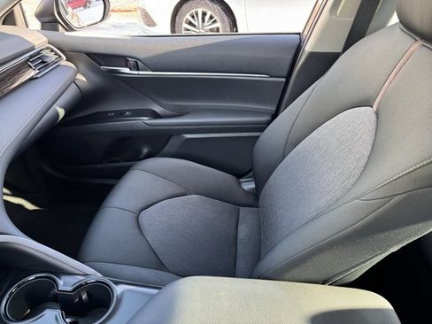 Certified 2020 Toyota Camry LE image 24