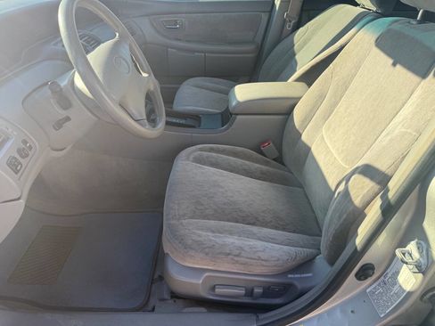 Used 2001 Toyota Avalon XLS image 11