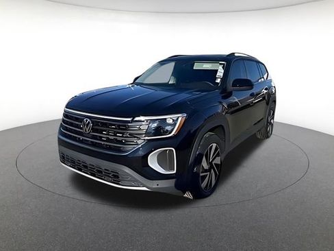 Used 2025 Volkswagen Atlas SE image 1