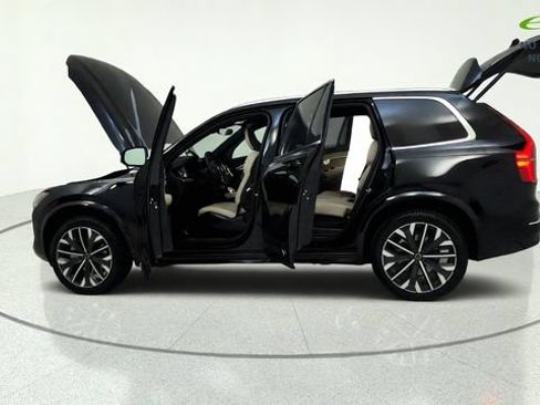 Used 2026 Volvo XC90 B5 Plus w/ Protection Package AWD/4WD image 12