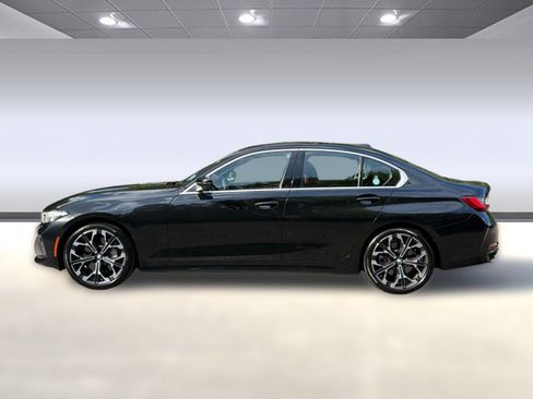 Used 2025 BMW 330i Sedan RWD image 2