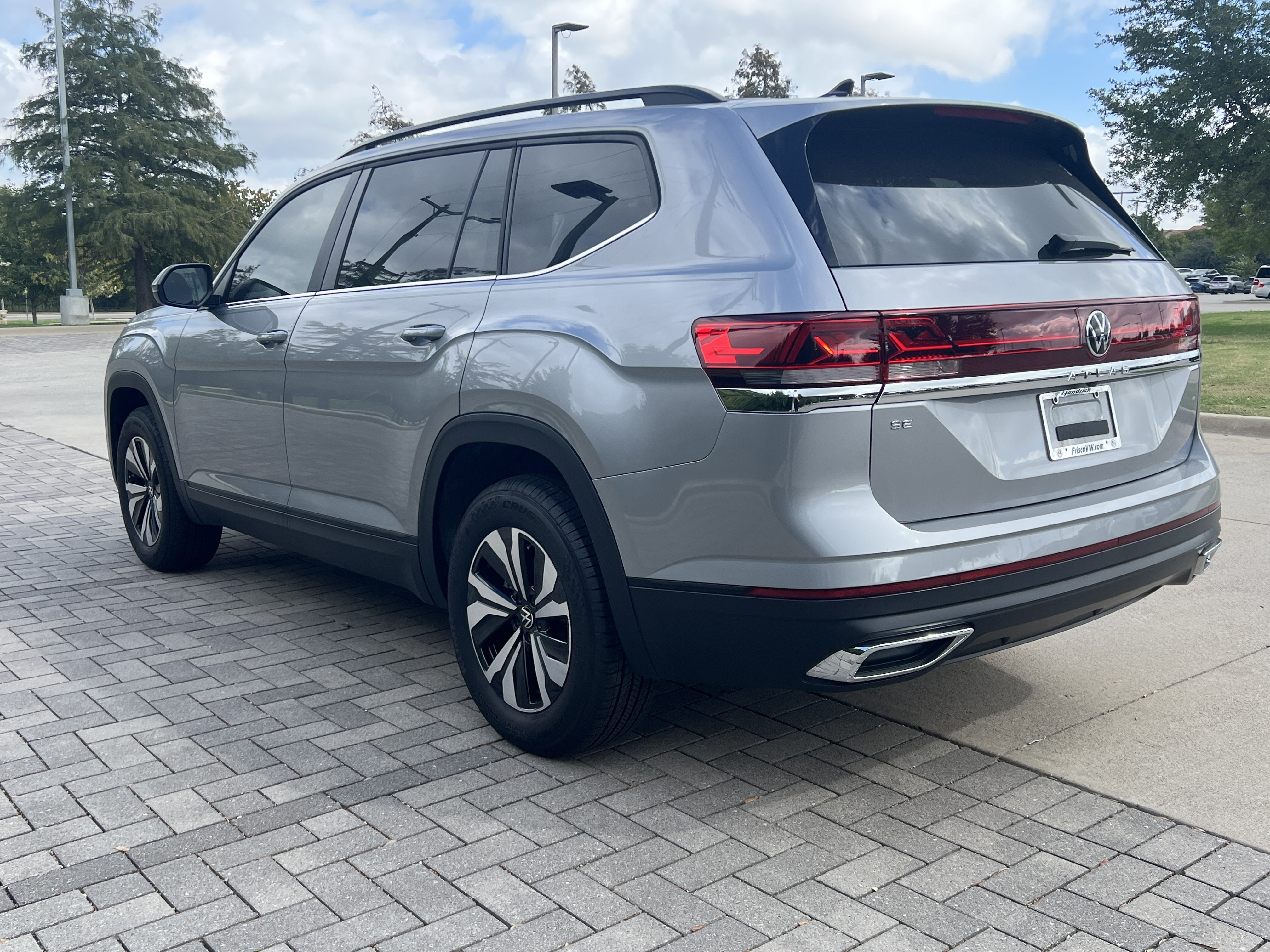 Certified 2026 Volkswagen Atlas SE FWD image 7