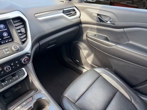 Used 2023 GMC Acadia SLT FWD image 27