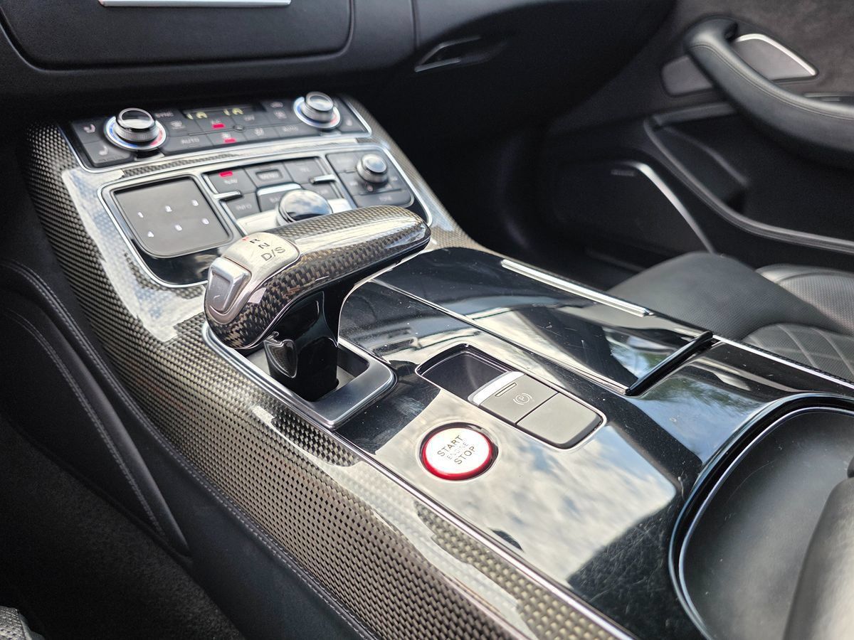 Used 2015 Audi S8 AWD/4WD image 38