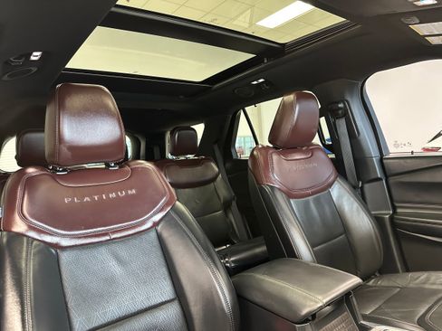 Used 2020 Ford Explorer Platinum AWD/4WD image 16