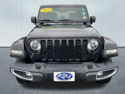 Used 2021 Jeep Gladiator Sport image 9