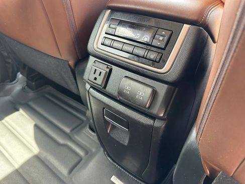 Used 2019 Subaru Ascent Touring AWD/4WD image 38