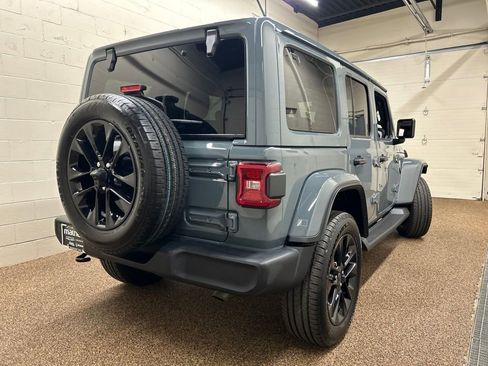 Used 2025 Jeep Wrangler Unlimited Sahara AWD/4WD image 7