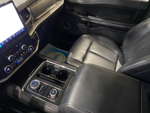 Used 2022 Ford Expedition XLT AWD/4WD image 19