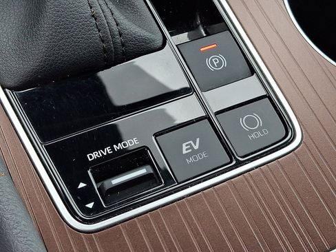 Used 2023 Toyota Sienna XLE image 29