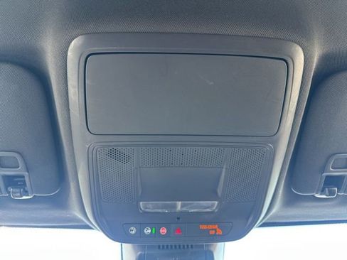 Used 2025 Chevrolet Equinox LT FWD image 25
