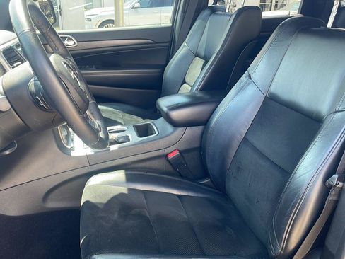 Used 2018 Jeep Grand Cherokee Altitude RWD image 6