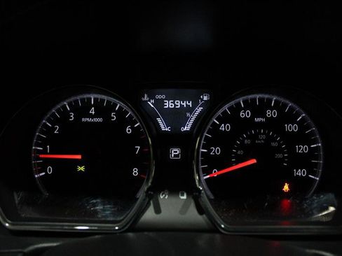 Used 2015 Nissan Versa SV image 17