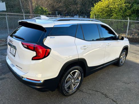 Used 2019 GMC Terrain SLT w/ Infotainment Package II AWD/4WD image 5