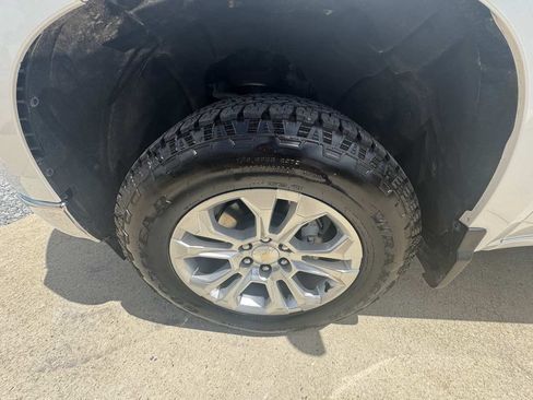 Used 2024 Chevrolet Silverado 1500 LTZ AWD/4WD image 34