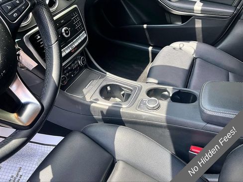 Used 2020 Mercedes-Benz GLA 250 4MATIC image 12