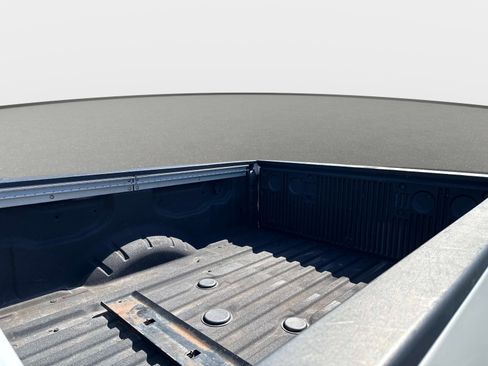 Used 2024 Nissan Titan SV w/ SV Convenience Package image 13