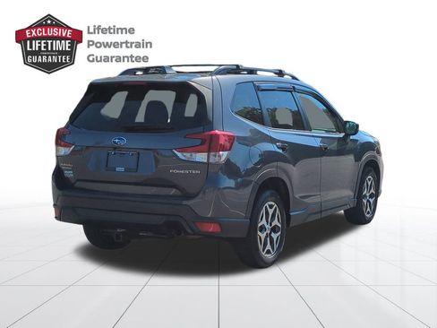 Used 2020 Subaru Forester Premium image 3