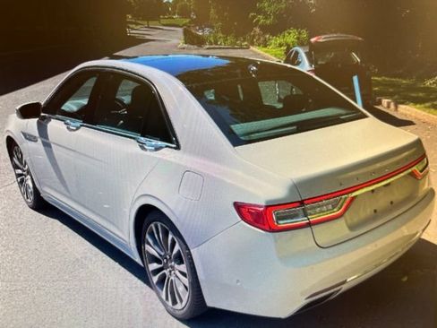 Used 2019 Lincoln Continental Reserve FWD image 5