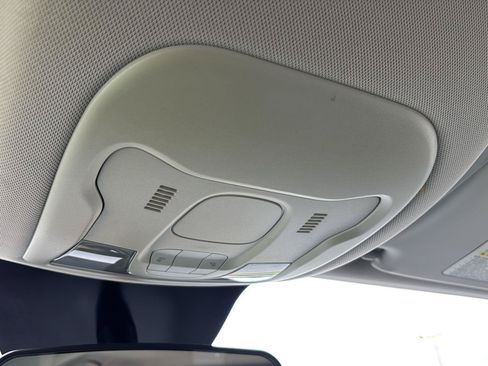 Used 2019 Jeep Renegade Sport FWD image 23