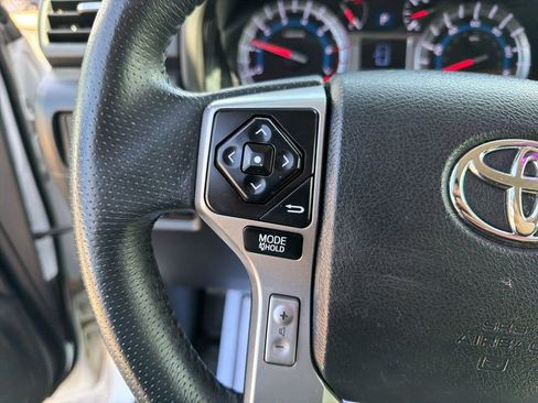 Used 2019 Toyota 4Runner SR5 AWD/4WD image 21