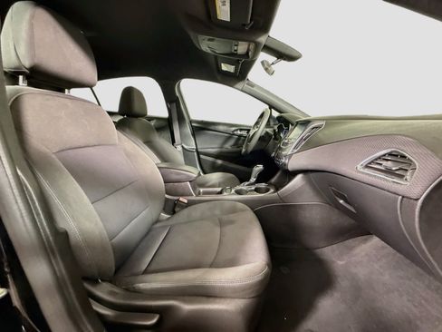 Used 2017 Chevrolet Cruze LT w/ Convenience Package FWD image 29