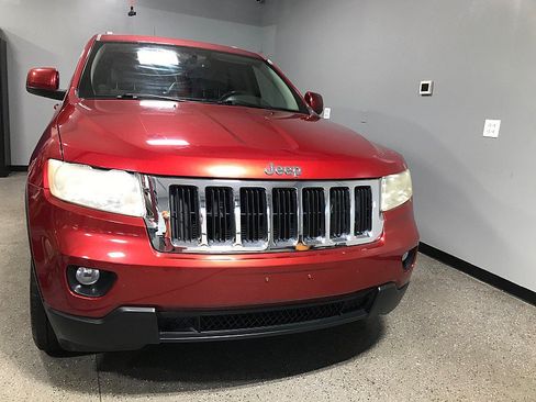 Used 2011 Jeep Grand Cherokee Laredo w/ Security & Convenience Group AWD/4WD image 8