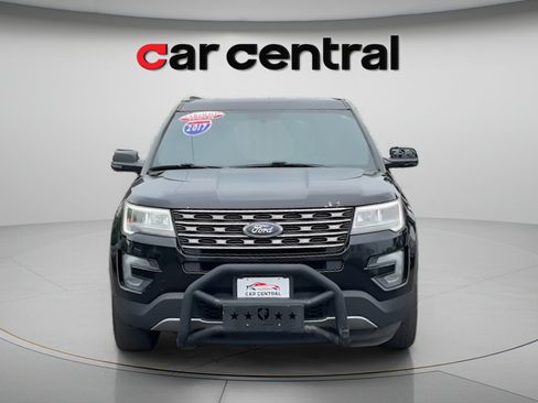 Used 2017 Ford Explorer XLT AWD/4WD image 8