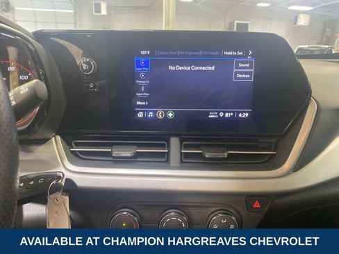 Used 2024 Chevrolet Trax RS w/ Driver Confidence Package FWD image 17