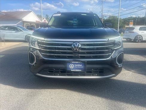 Used 2024 Volkswagen Atlas SE AWD/4WD image 2