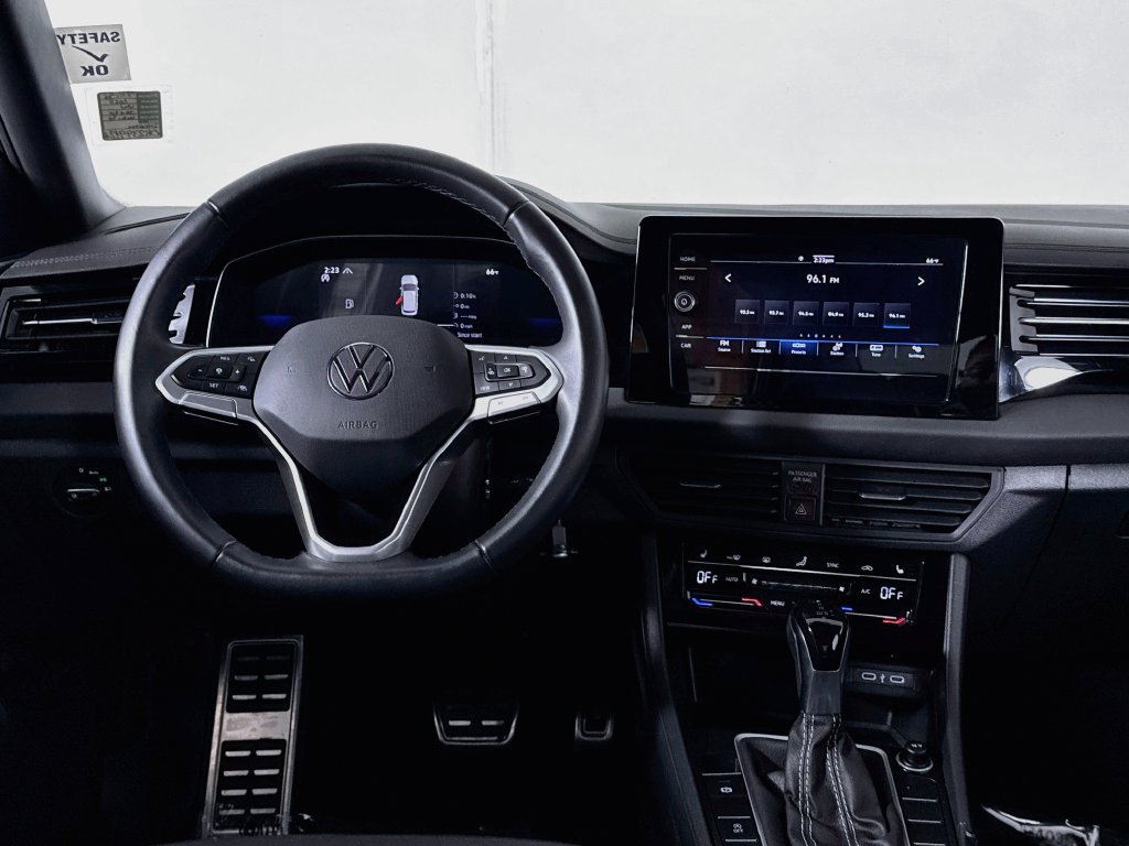 Used 2025 Volkswagen Jetta Sport FWD image 12