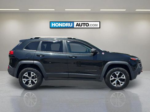 Used 2014 Jeep Cherokee Trailhawk w/ Cold Weather Group AWD/4WD image 6