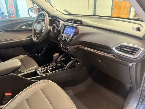 Used 2021 Chevrolet TrailBlazer LT w/ Convenience Package AWD/4WD image 39