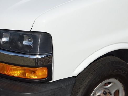 Used 2018 Chevrolet Express 3500 LT w/ LT Preferred Equipment Group image 25